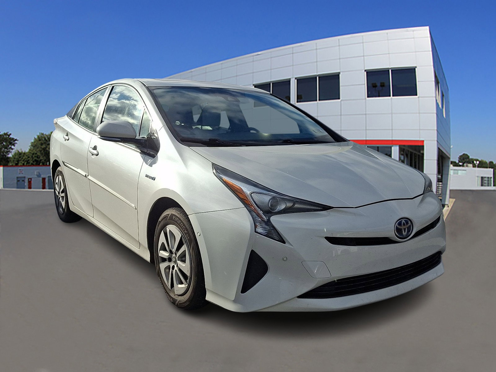 2018 Toyota Prius Four's photo