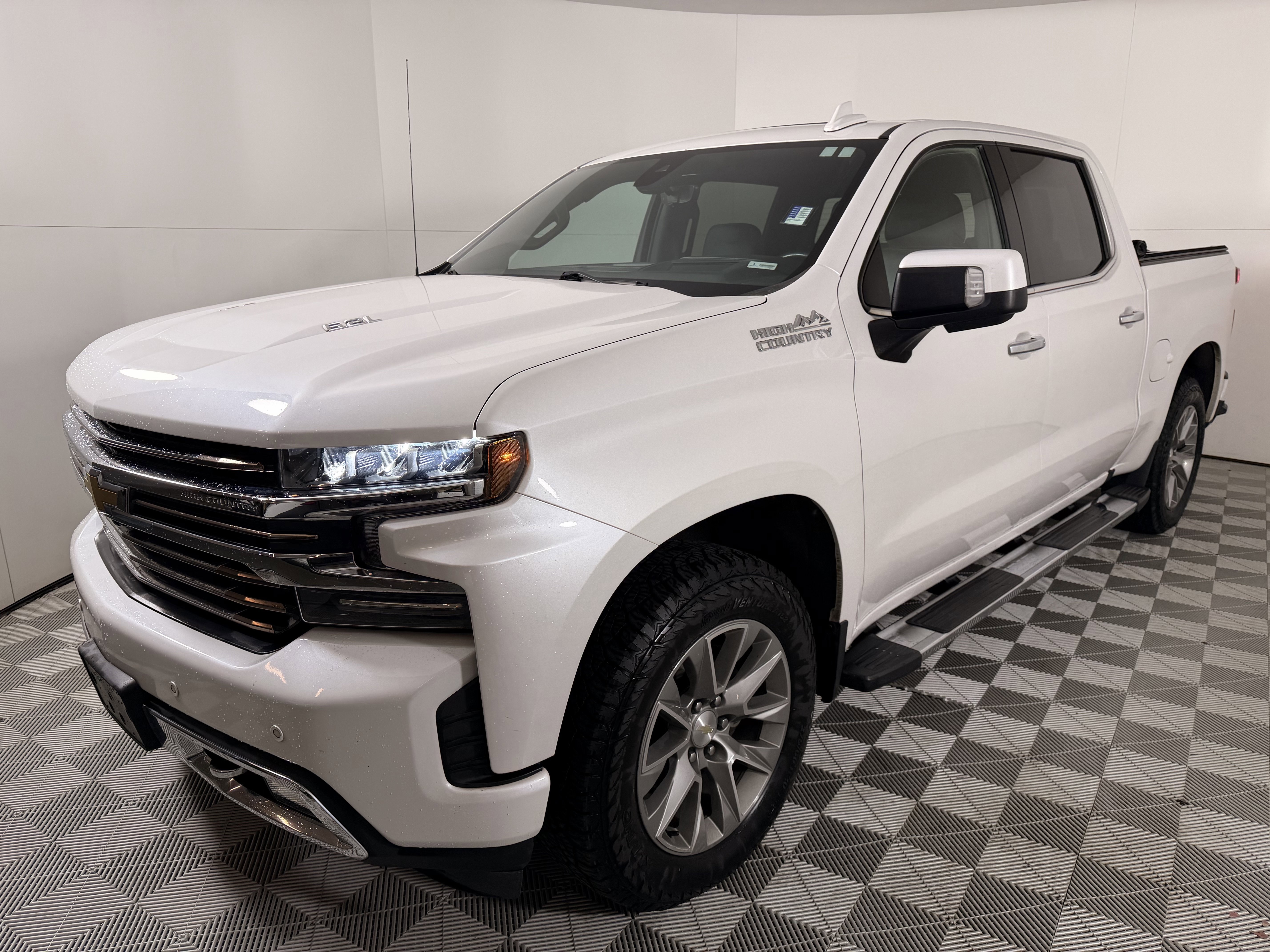 2020 Chevrolet Silverado 1500 High Country's photo