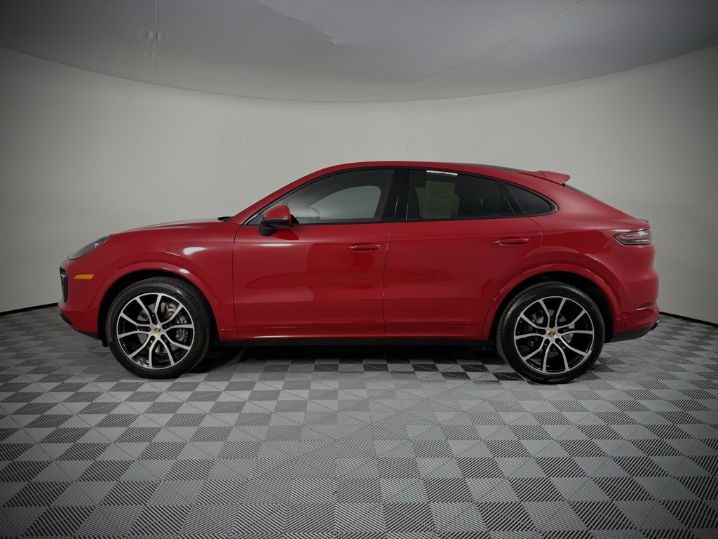 2023 Porsche Cayenne Coupe photo 2