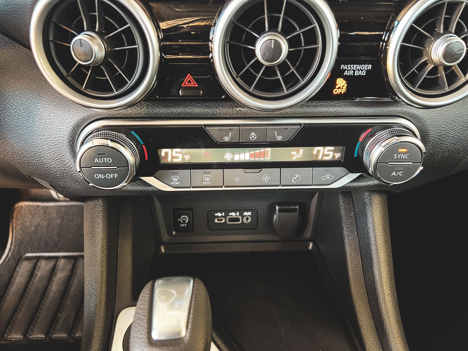 2025 Nissan Sentra SV photo 2