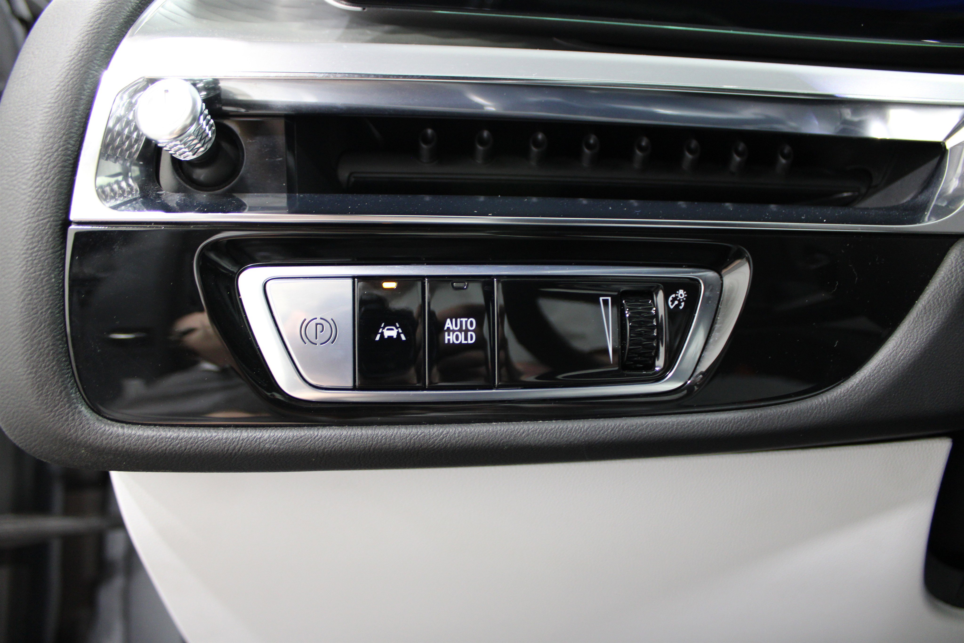 2023 Cadillac Lyriq Luxury photo 5
