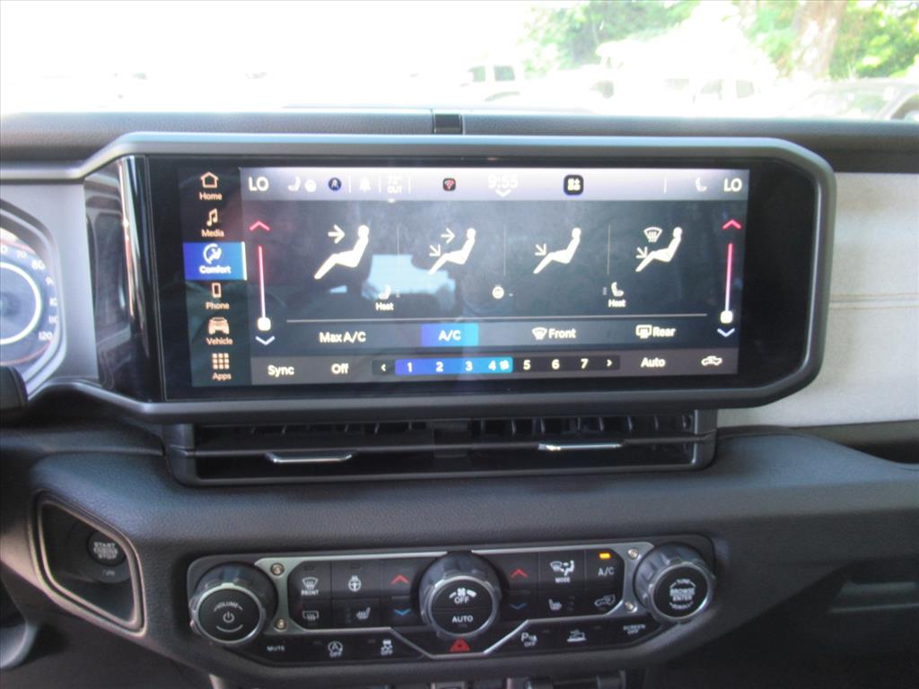 2024 Jeep Gladiator Sport photo 25