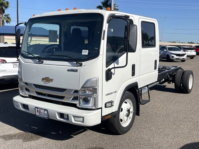 2024 Chevrolet Silverado 4500HD photo 3