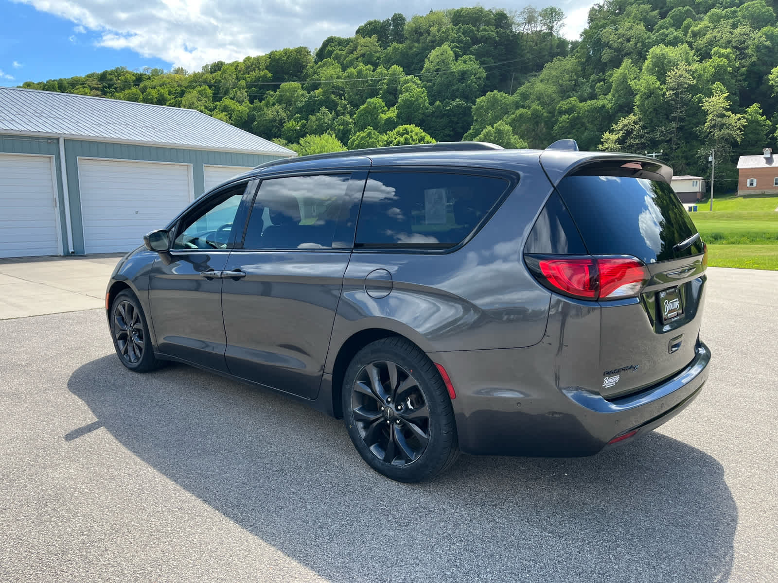 2018 Chrysler Pacifica Touring L photo 3