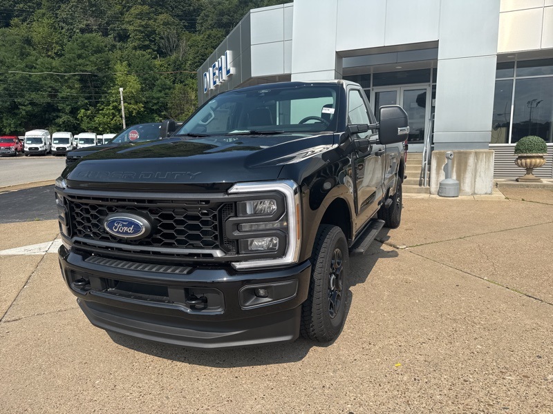 2025 Ford F-350 XL photo 2