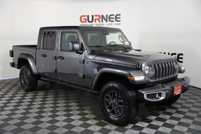 2025 Jeep Gladiator Sport S photo 2