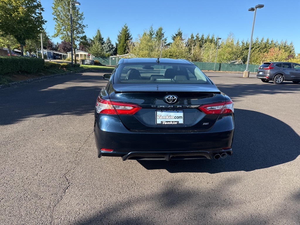 2020 Toyota Camry SE photo 6