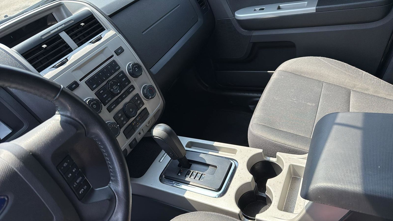 2011 Ford Escape XLT photo 20
