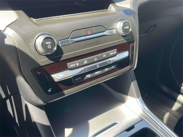 2020 Ford Explorer XLT photo 26