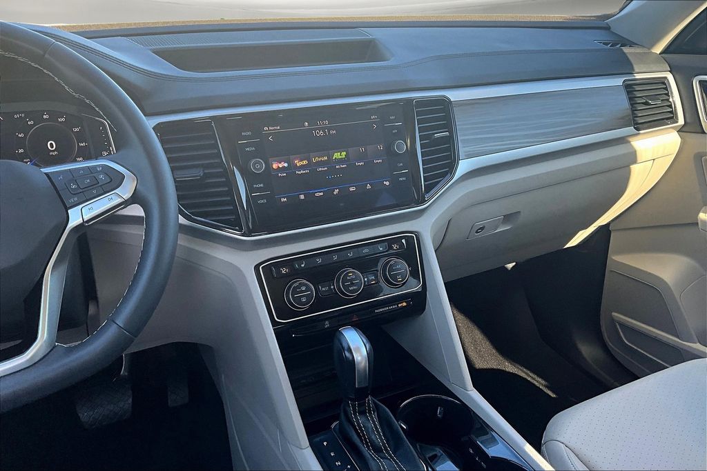 2022 Volkswagen Atlas V6 SEL photo 6