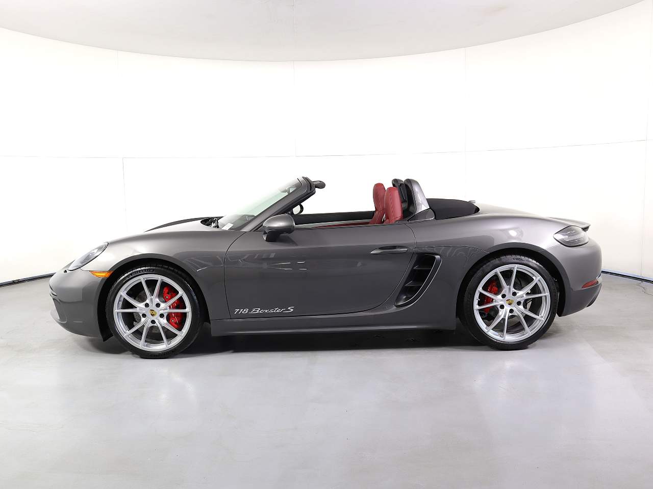 2025 Porsche Boxster S photo 2