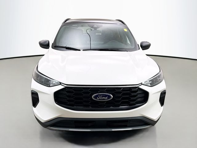 2025 Ford Escape Hybrid ST-Line photo 2