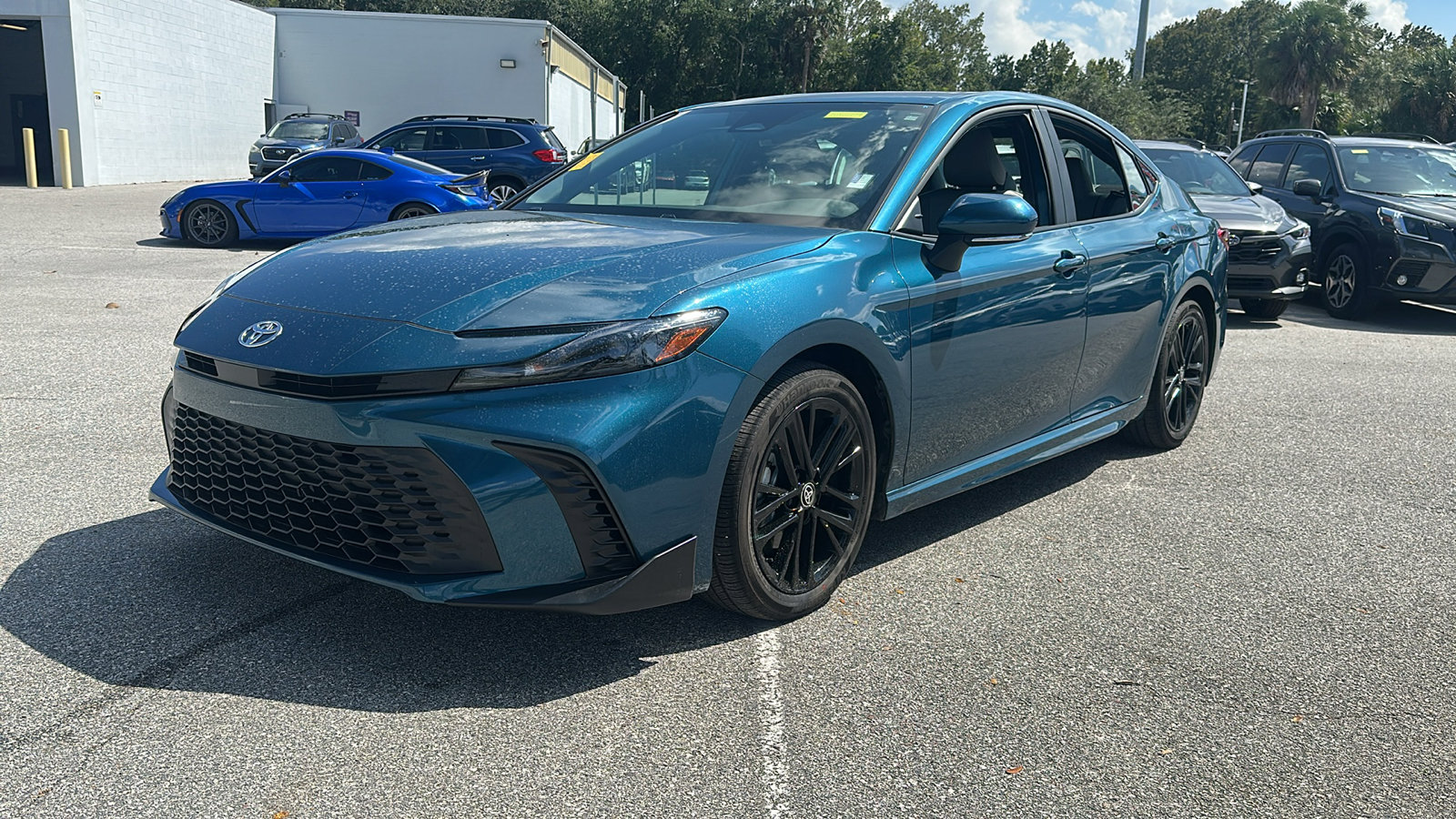 2025 Toyota Camry XLE photo 3