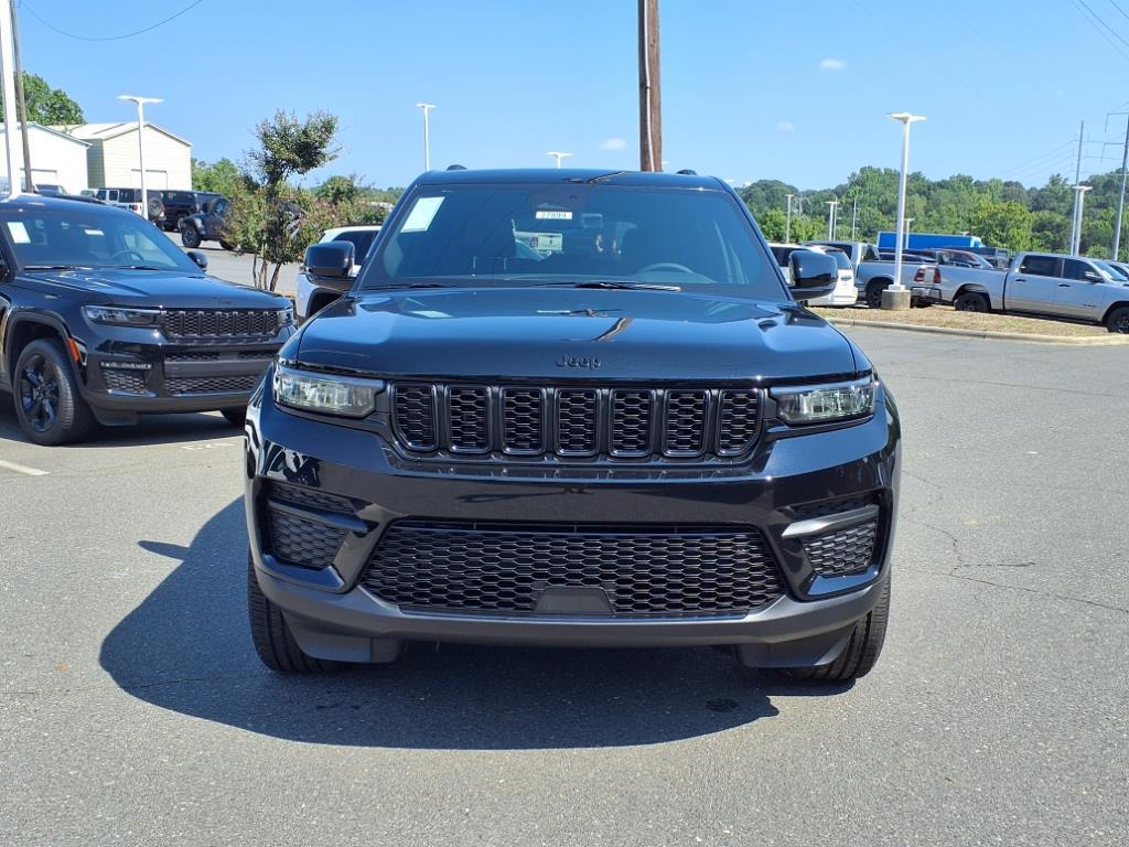 2025 Jeep Grand Cherokee Altitude X photo 2