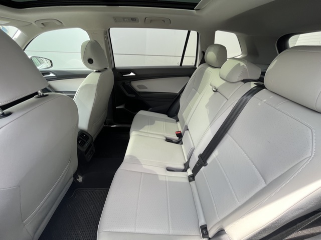 2021 Volkswagen Tiguan SE photo 3