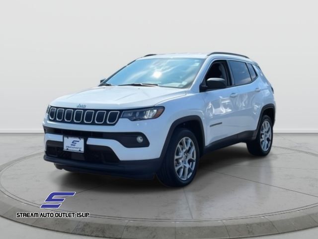2022 Jeep Compass Latitude Lux photo 3