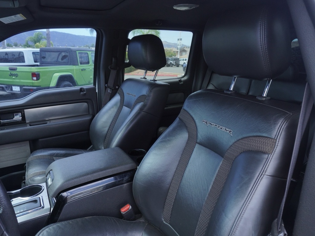2013 Ford F-150 SVT Raptor photo 17