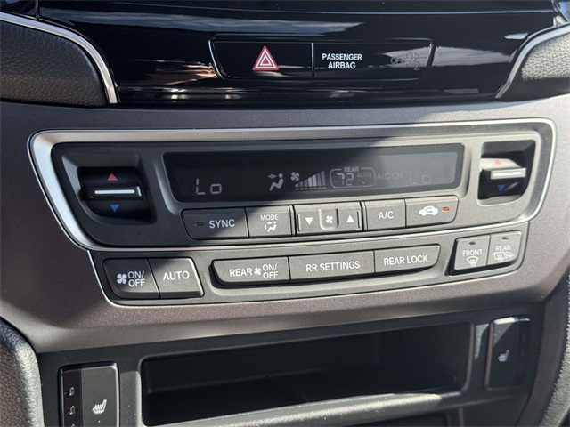 2022 Honda Pilot SE photo 25