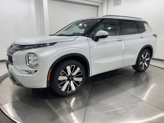 2025 Mitsubishi Outlander SEL's photo