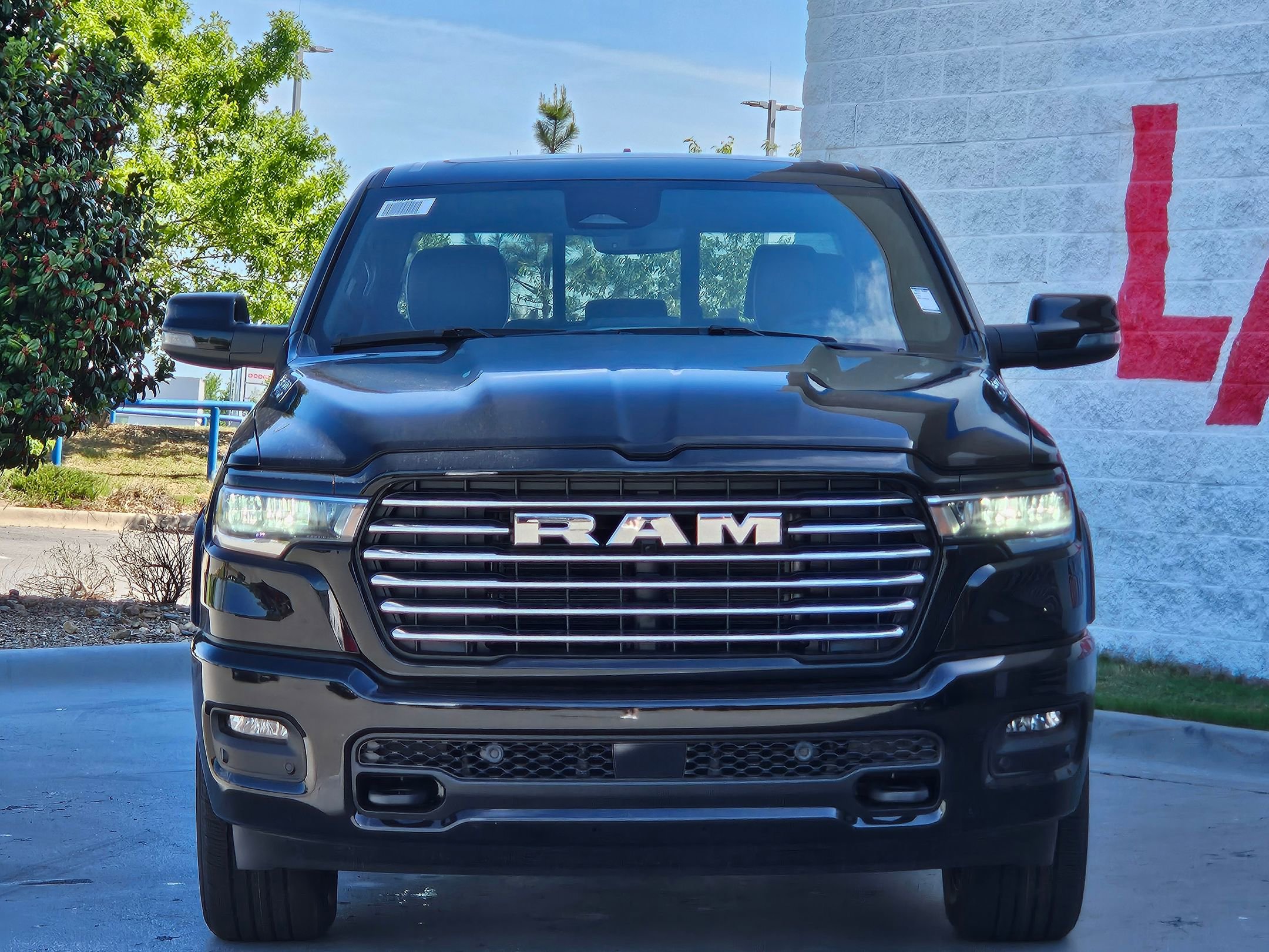 2025 Ram 1500 Laramie photo 2