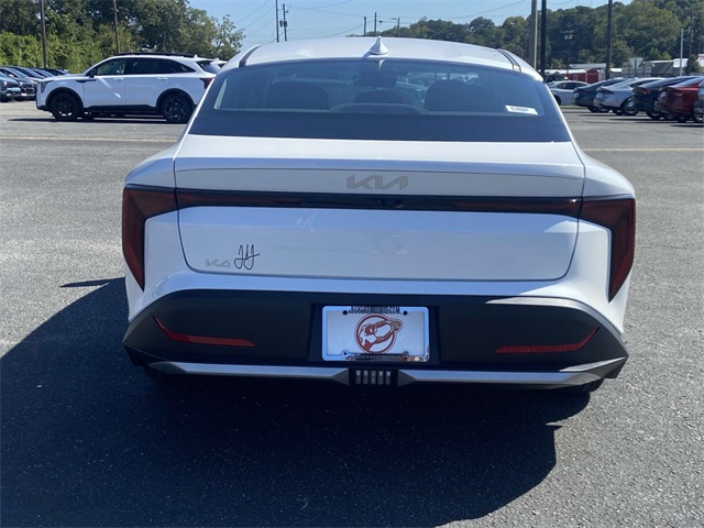 2025 Kia K4 LXS photo 2