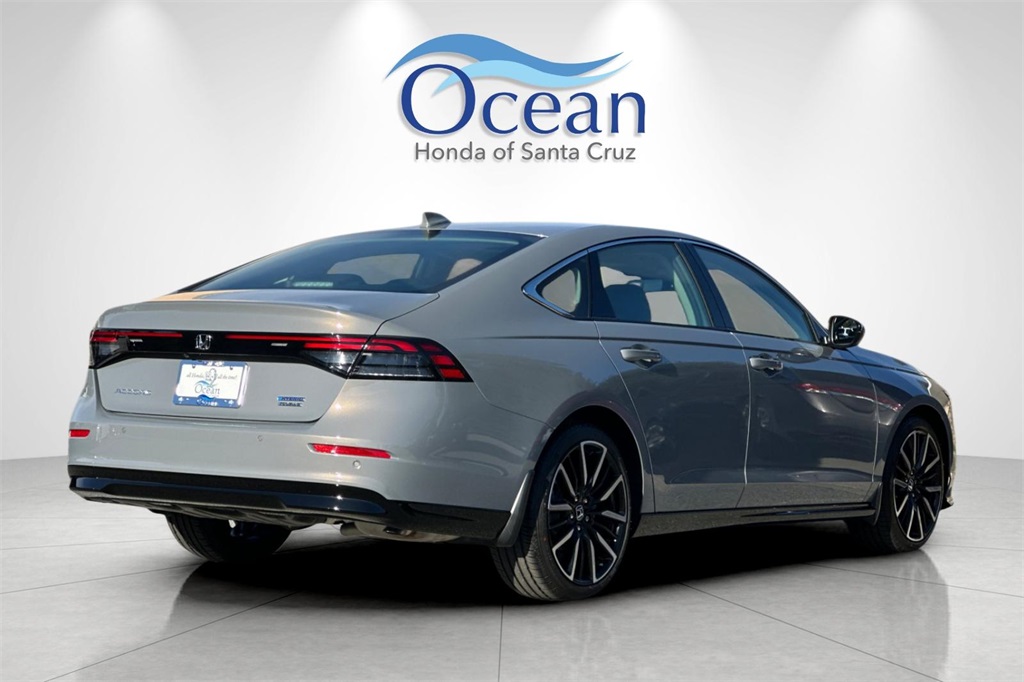 2025 Honda Accord Hybrid Touring photo 3