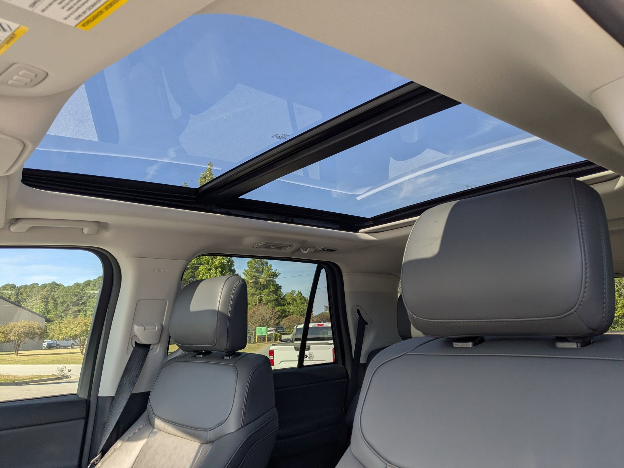 2025 Ford Expedition photo 13