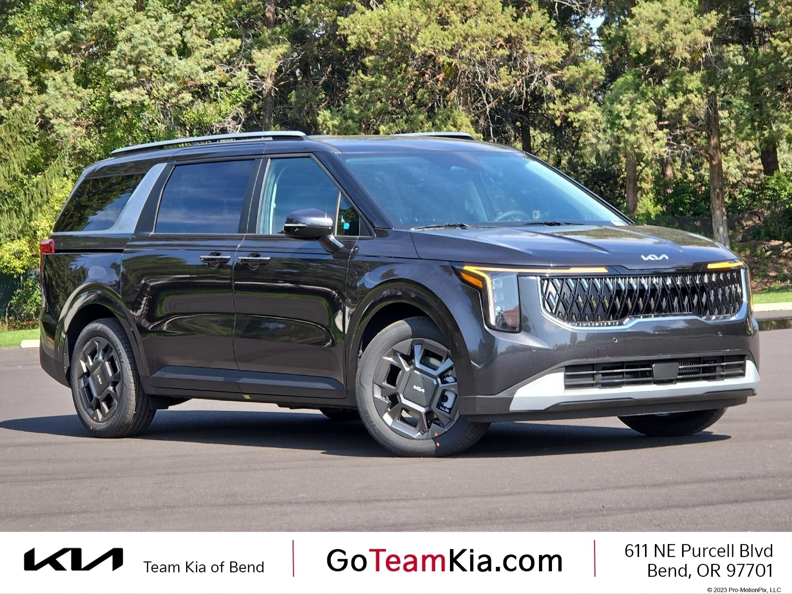 2026 Kia Carnival EX's photo