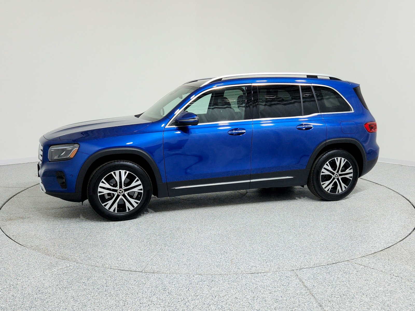 2024 Mercedes Benz GLB 250 photo 10