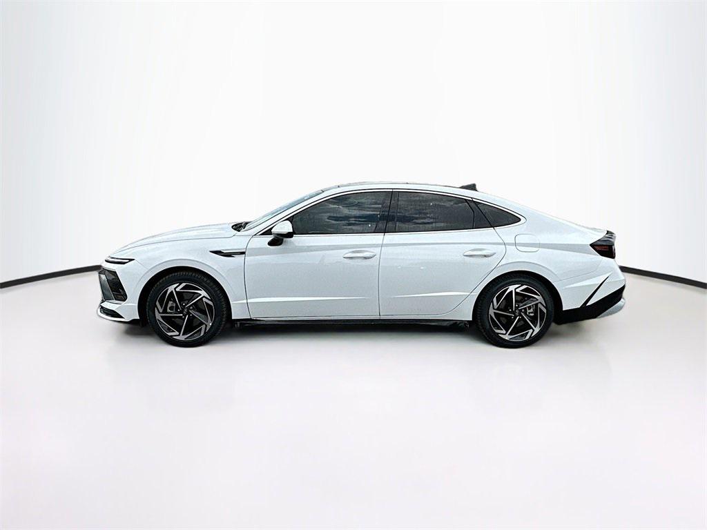 2025 Hyundai Sonata SEL Convenience photo 2