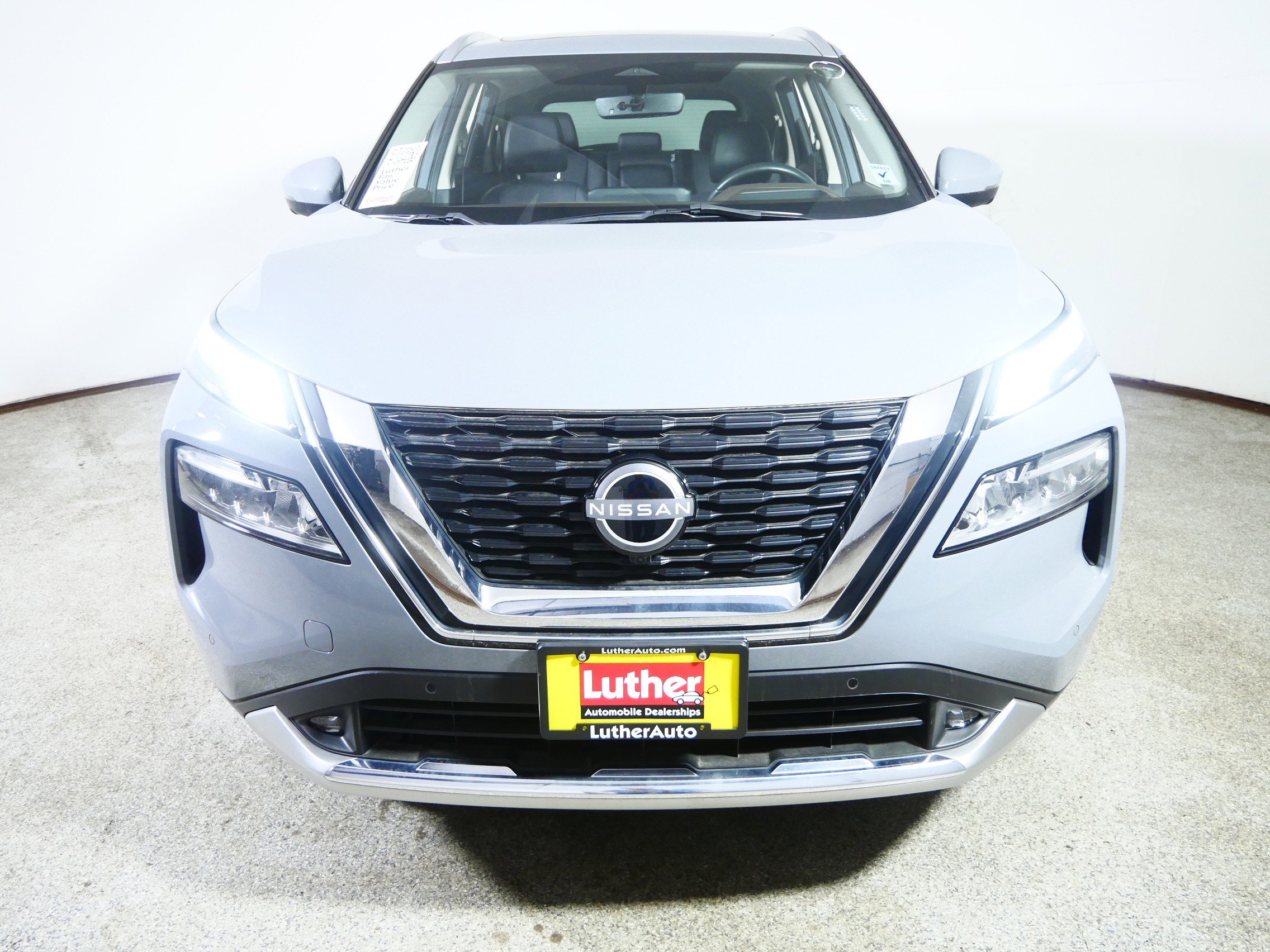 Used 2022 Nissan Rogue Platinum with VIN JN8BT3DD0NW270594 for sale in Waite Park, Minnesota