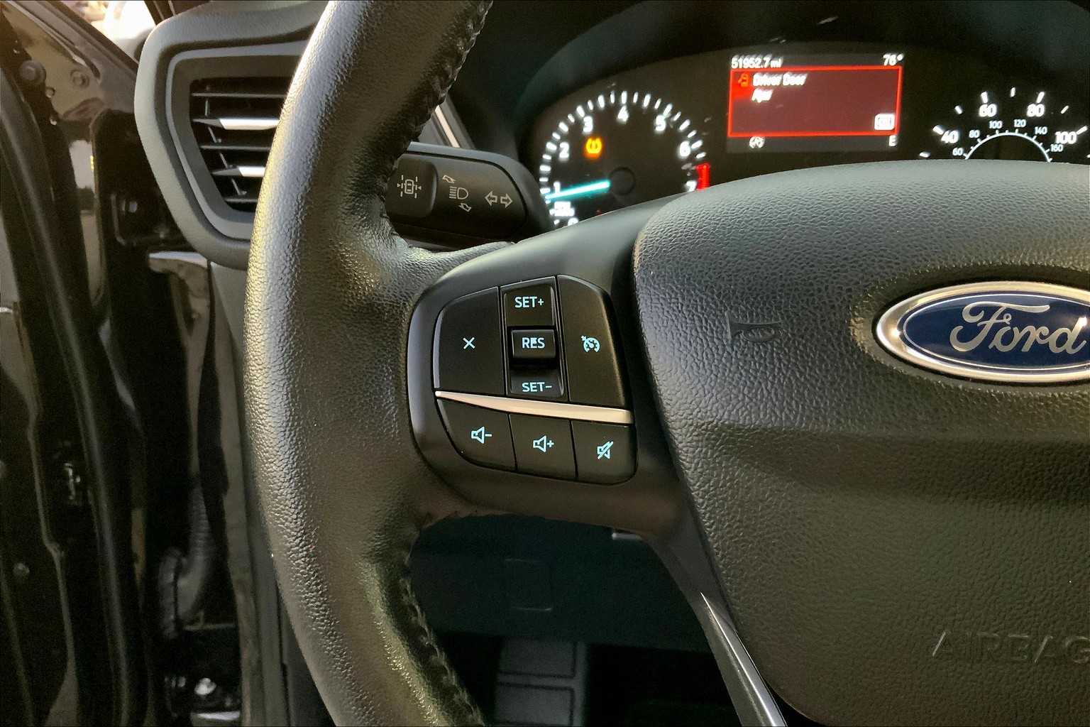 2020 Ford Escape SEL photo 19