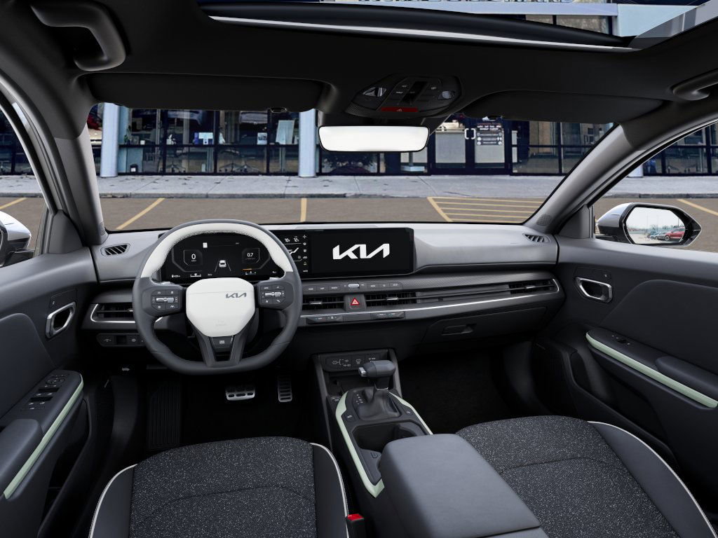 2025 Kia K4 GT-Line photo 8