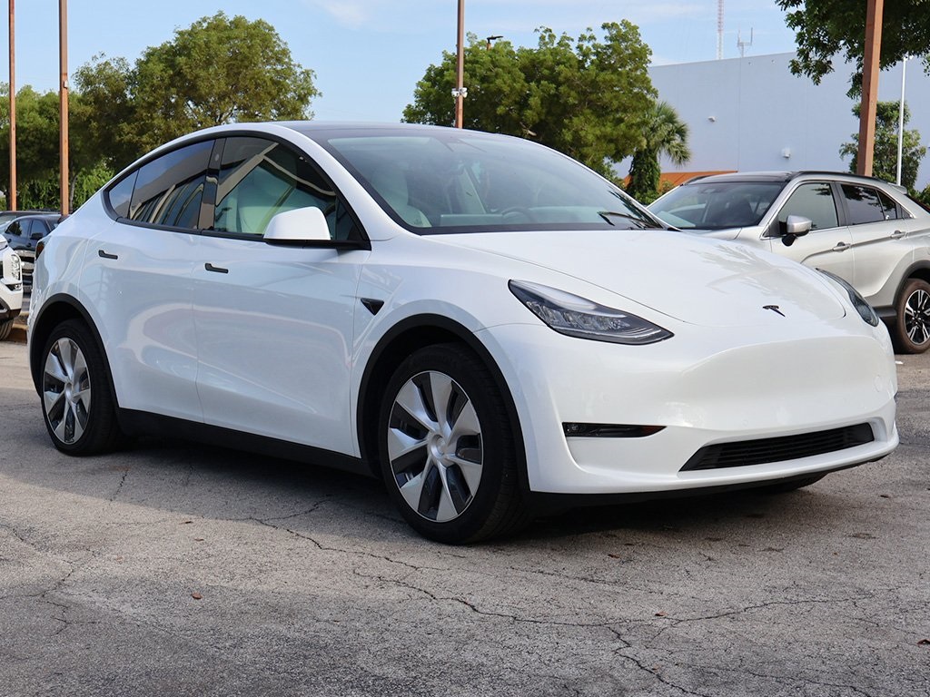 Used 2021 Tesla Model Y Long Range with VIN 5YJYGDEE6MF141219 for sale in Miami, FL