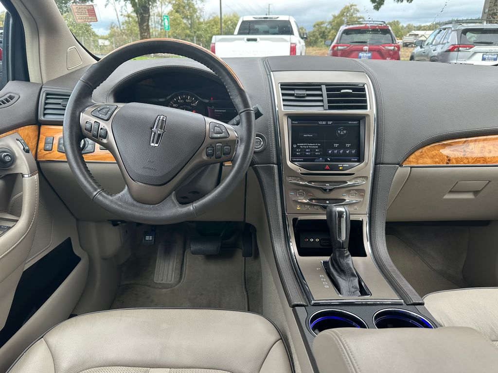 2015 Lincoln MKX Base photo 11
