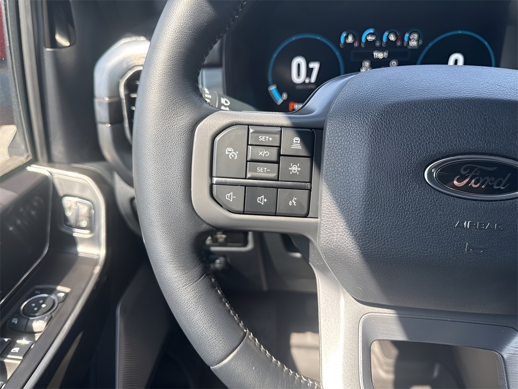 2023 Ford F-150 Lariat photo 13