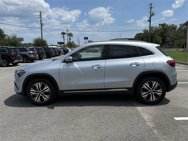 2025 Mercedes Benz GLA 250 photo 4