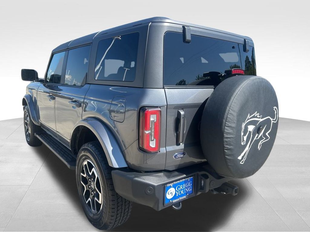 2024 Ford Bronco Outer Banks photo 3