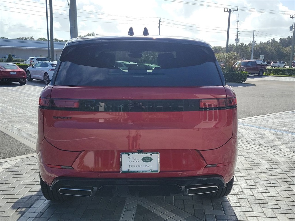 2025 Land Rover Range Rover Sport SE photo 4