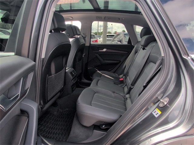 2022 Audi Q5 45 S line Premium photo 2