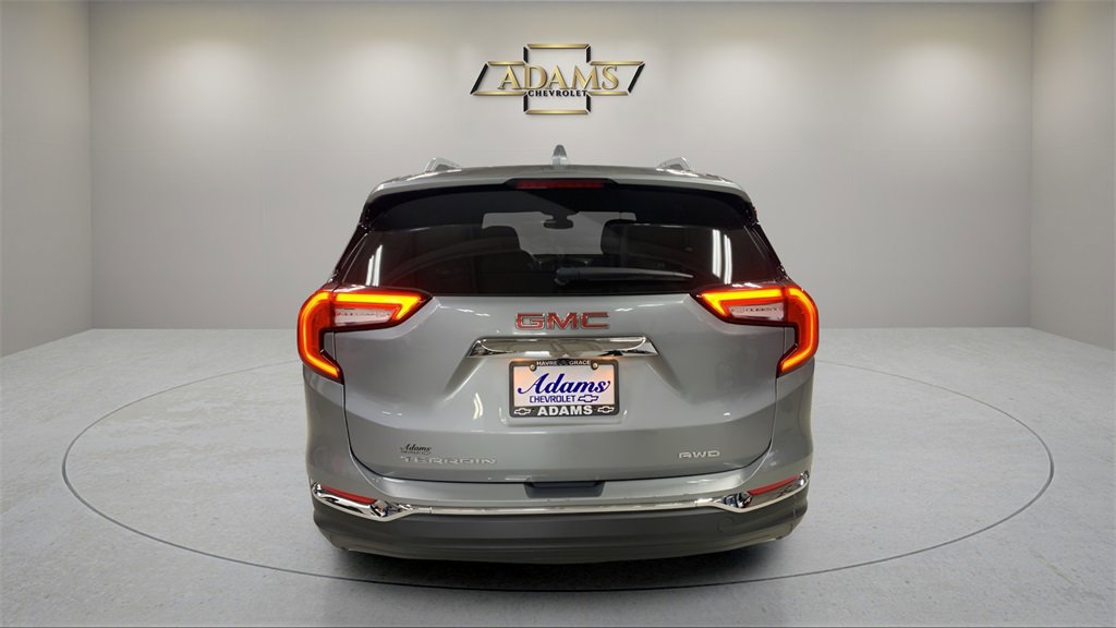 2024 Gmc Terrain SLT photo 3