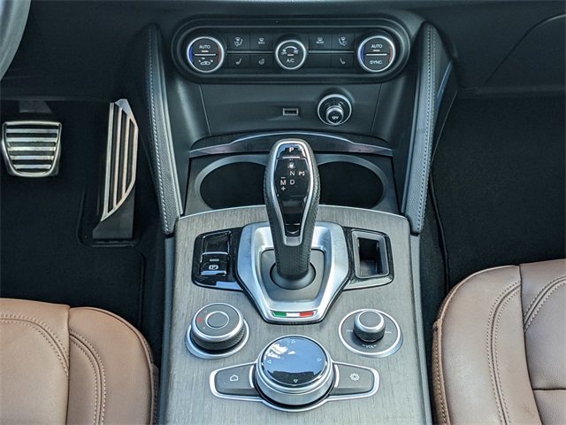 2022 Alfa Romeo Stelvio Ti photo 14