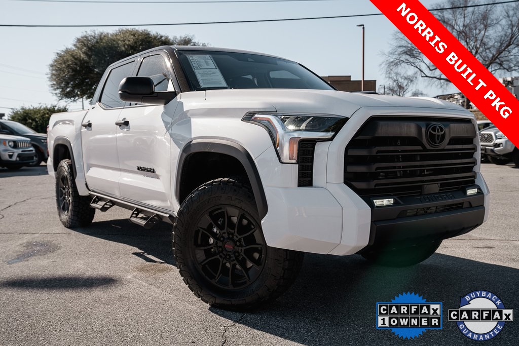 2023 Toyota Tundra SR5's photo