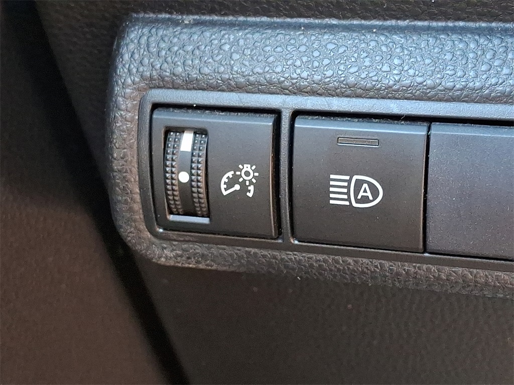 2020 Toyota Corolla LE photo 22
