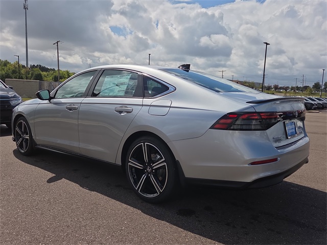 2025 Honda Accord Hybrid Sport photo 3