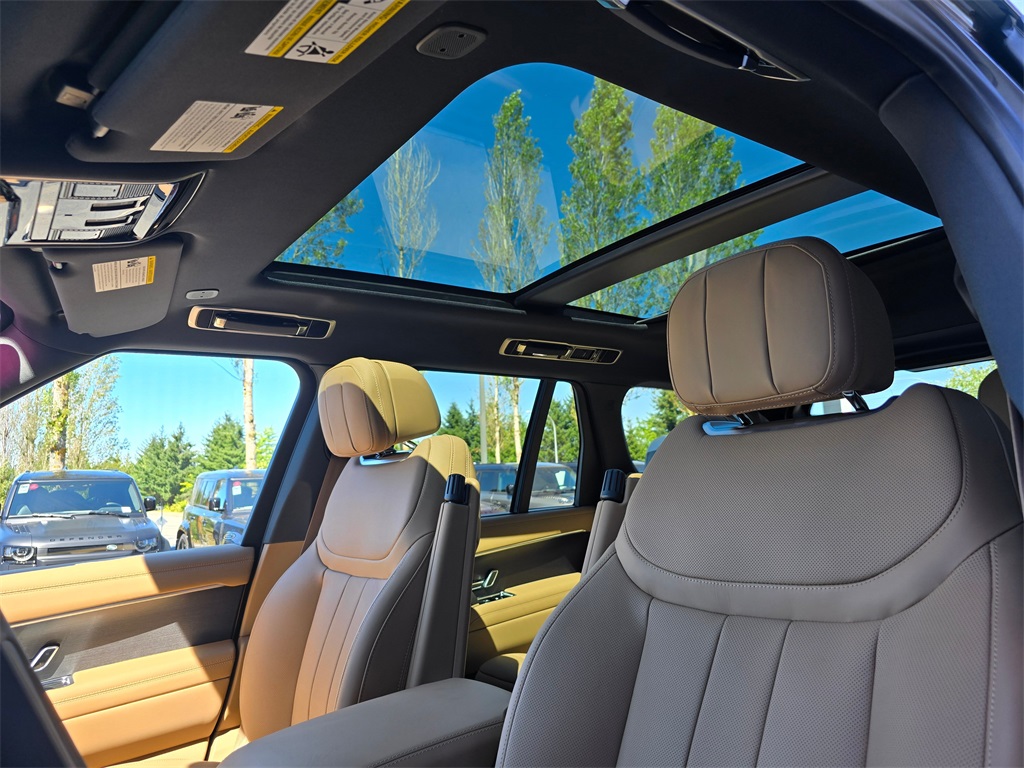 2025 Land Rover Range Rover SE photo 22