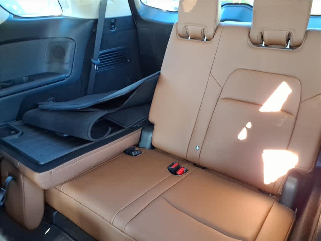 2025 Nissan Pathfinder Platinum photo 9