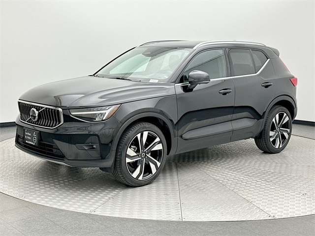 2025 Volvo XC40 Plus's photo