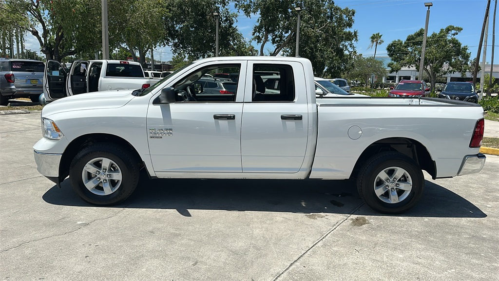 2024 Ram 1500 Classic SLT photo 4