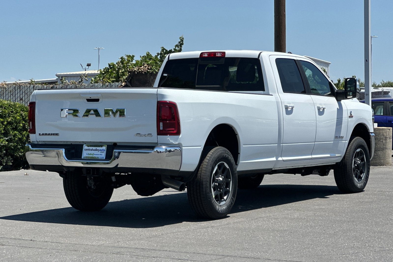 2025 Ram 3500 Laramie photo 4